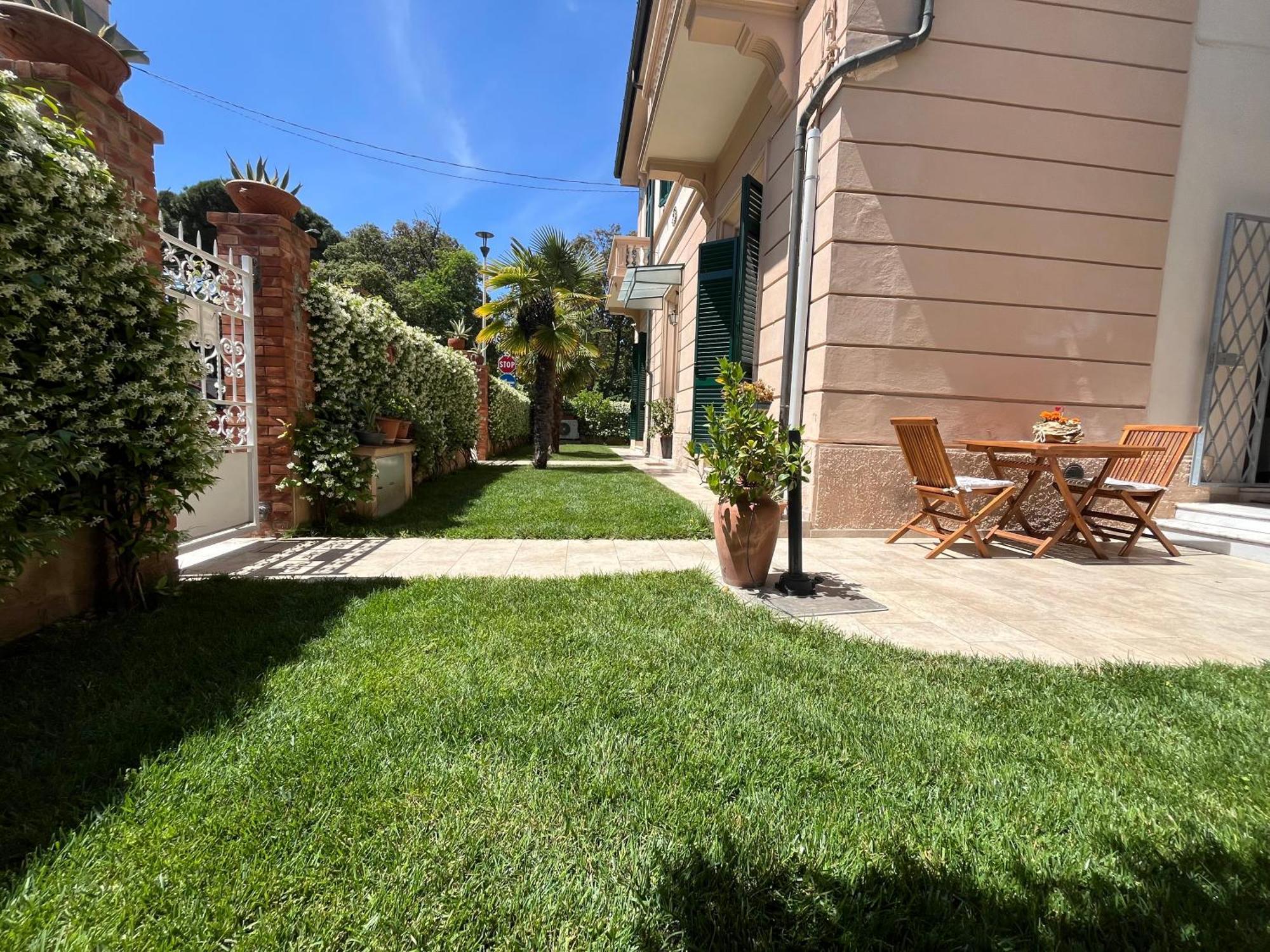 Monolocale Pura Vida Apartamento Viareggio Exterior foto